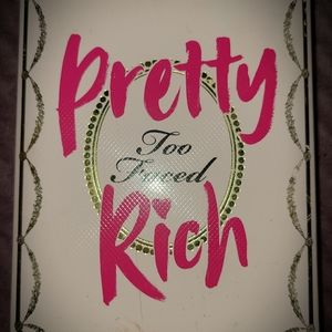 Too faced pretty rich palette